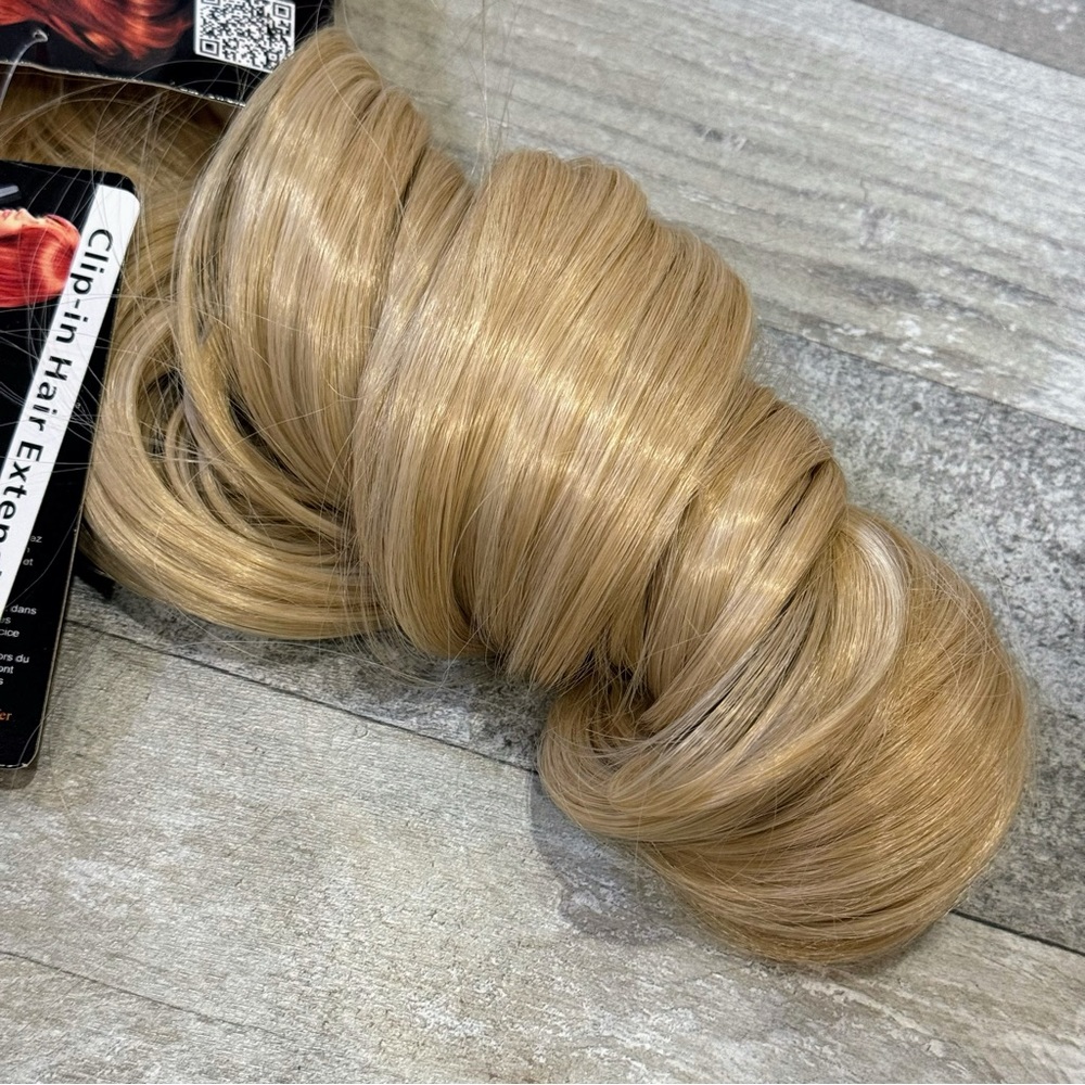 NEW S-Noilite Blond Clip-in Curly Hair Extensions - 24” long